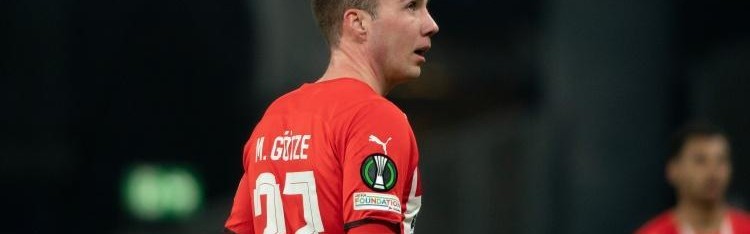  法兰克福主帅赛后批评裁判尺度  