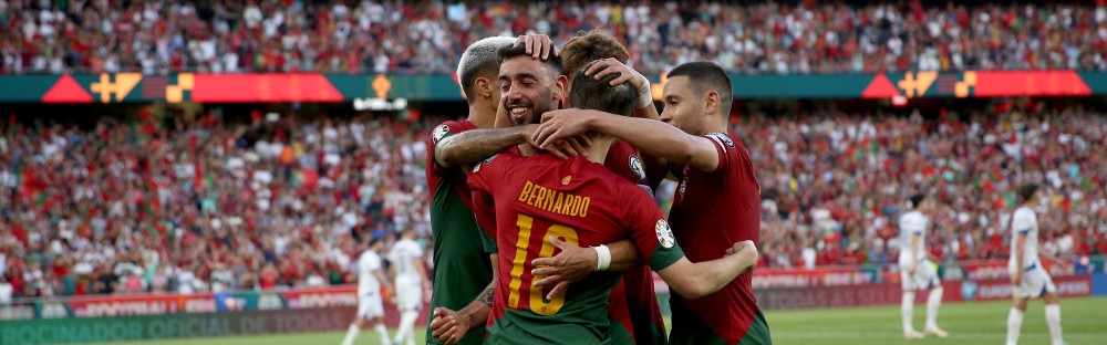  梅斯德比战万人空巷激情四射  